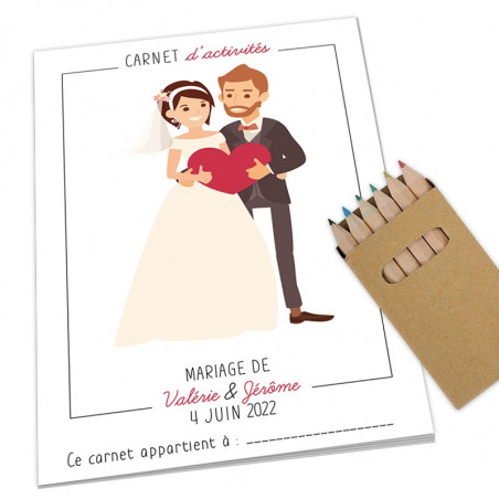 Livret d'activités mariage personnalisé pour enfants avec crayons de couleurs